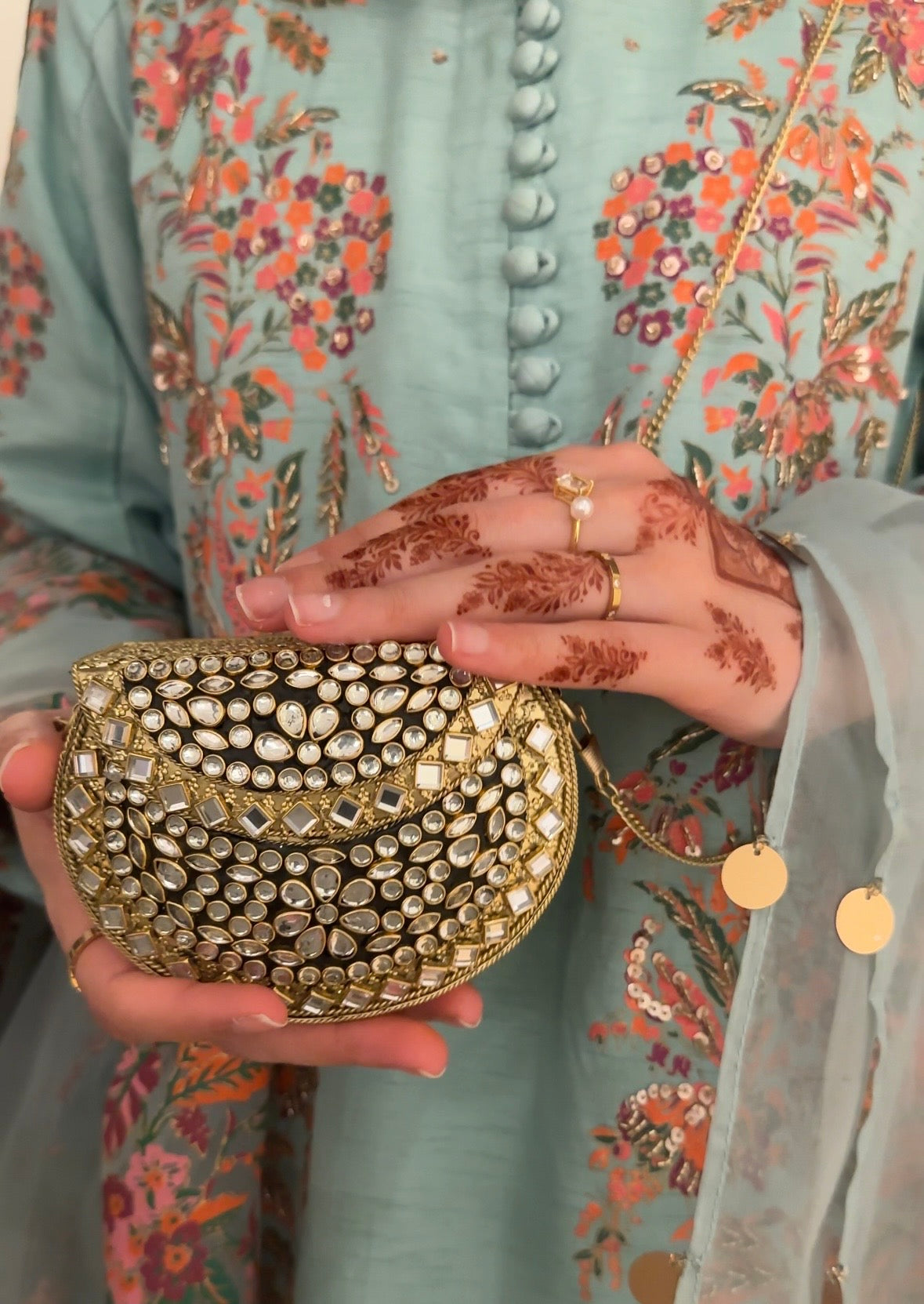 Golden metal clutch
